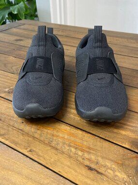 Nike AD Comfort Triple Black Slip-On Sneakers - Size 7.5